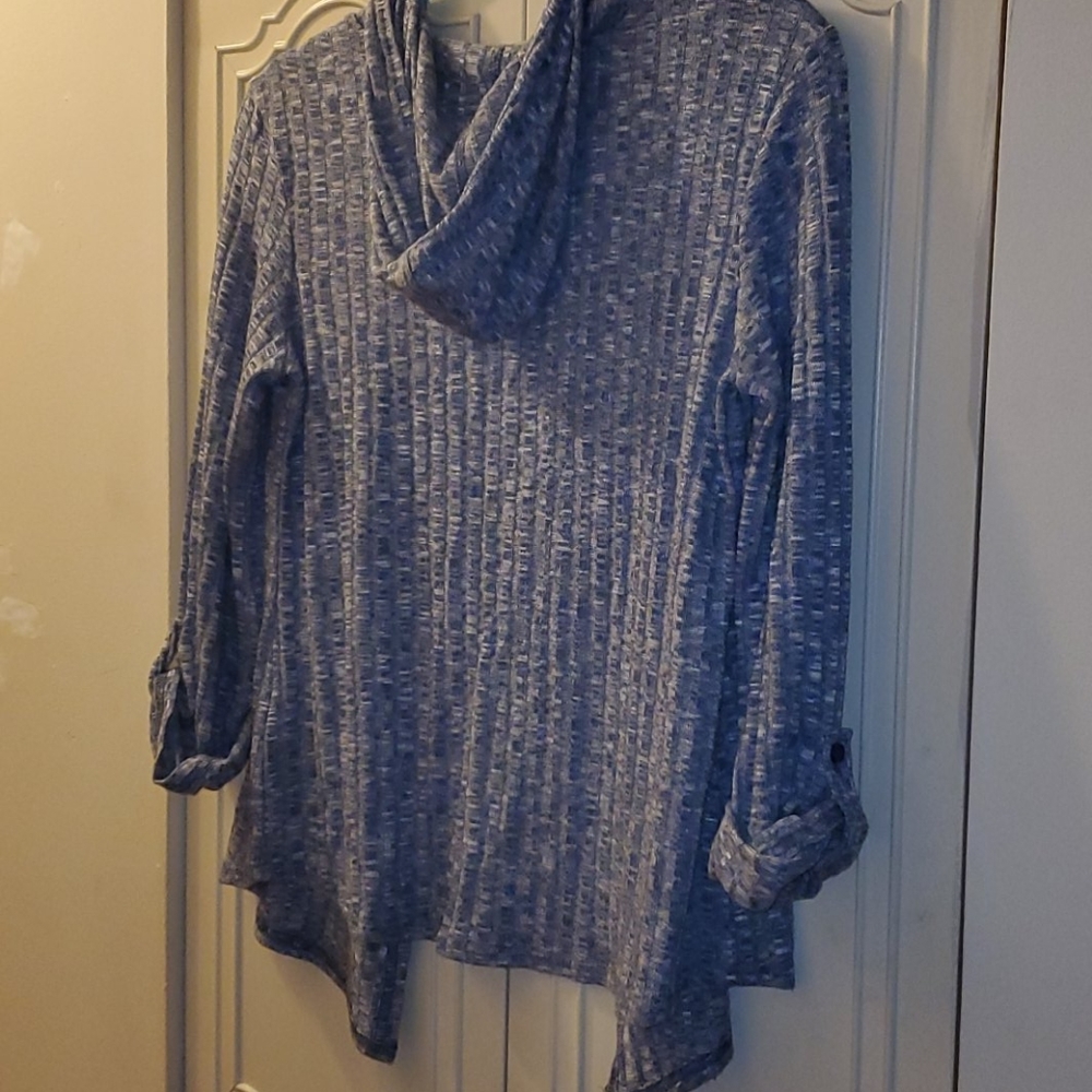 Cardigan - Picture 2 of 4